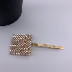 Chic new faux pearl hair Clip